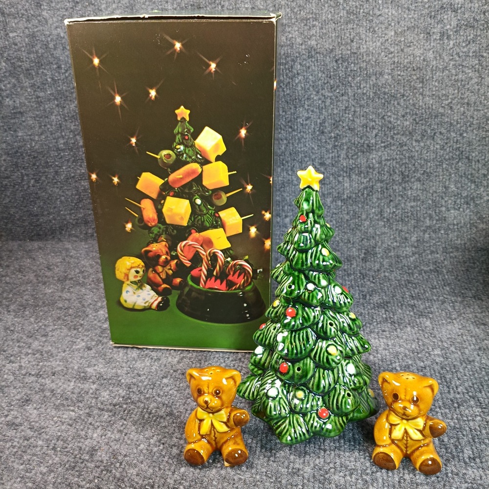 Avon Christmas Tree Canape Holder Teddy Bear Salt Pepper Shakers Set OS Green*